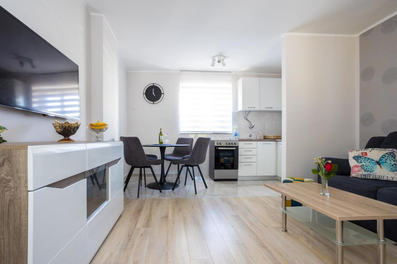 Apartman Marija Apartment Njivice Ngoại thất bức ảnh