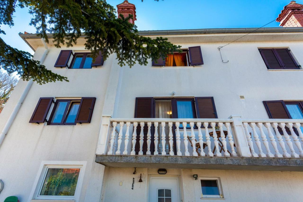 Apartman Marija Apartment Njivice Ngoại thất bức ảnh